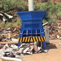 Forfecare pentru resturi metalice pentru containere