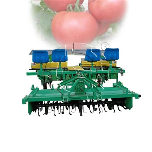 Transplantor de răsaduri operat de tractor